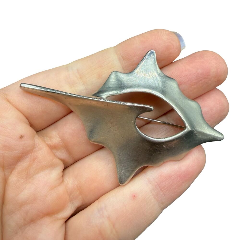 Vintage Jewelry Silver Tone RJ Graziano Stingray  Brooch Pin
